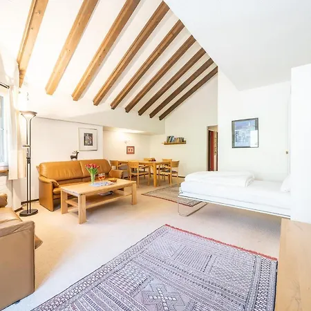 3403 Heimelige Mit Viel Dachschraege Appartement
