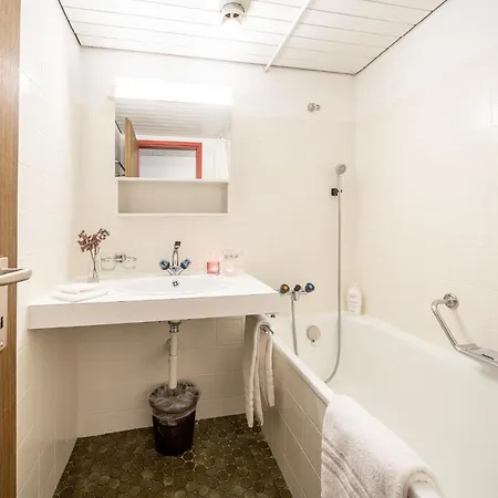 3403 Heimelige Mit Viel Dachschraege